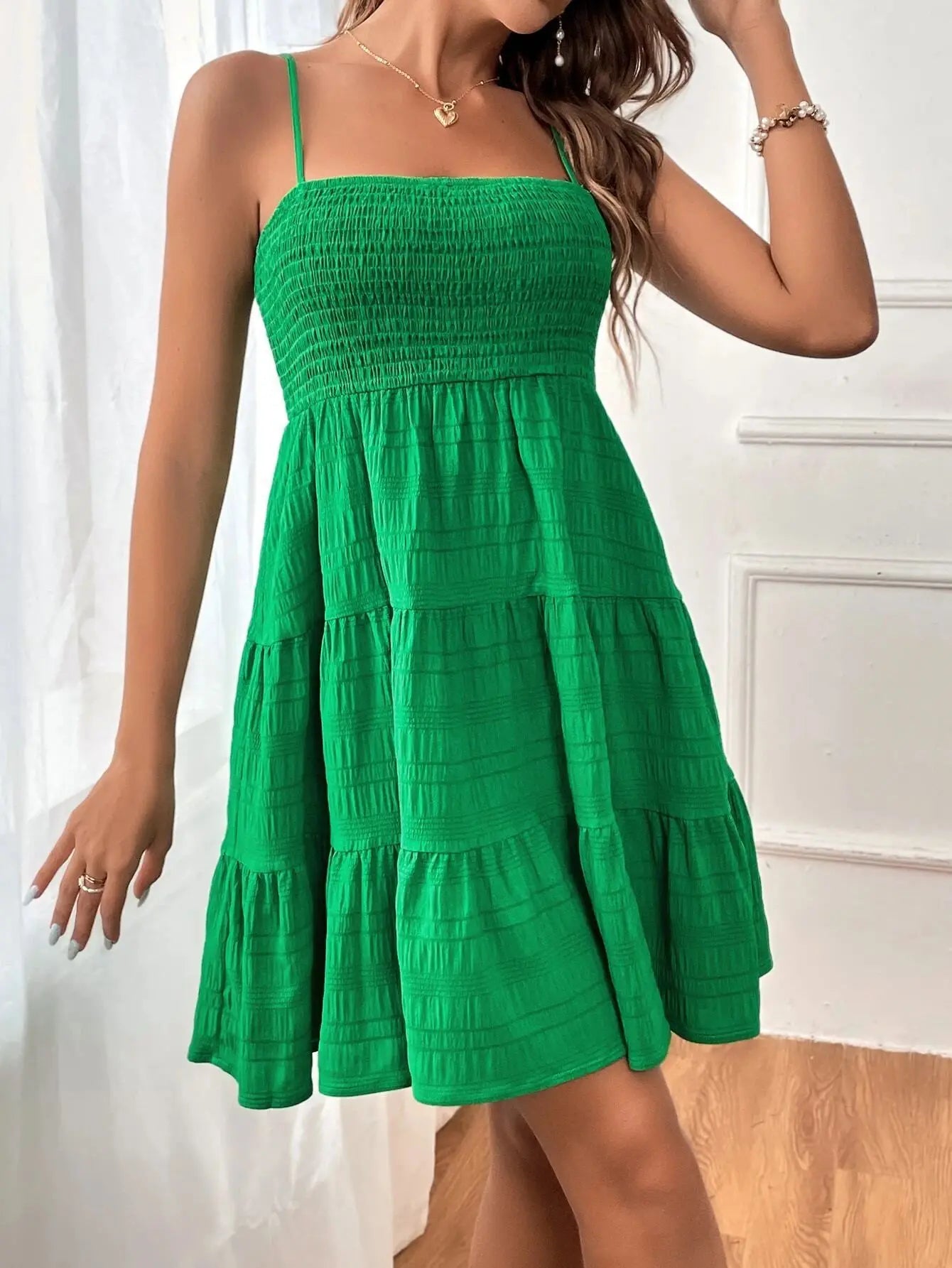 Vestito estivo donna smanicato stile canotta, corto, ampio e leggero