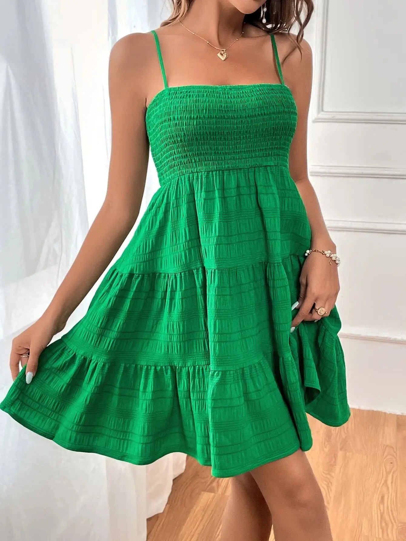 Vestito estivo donna smanicato stile canotta, corto, ampio e leggero